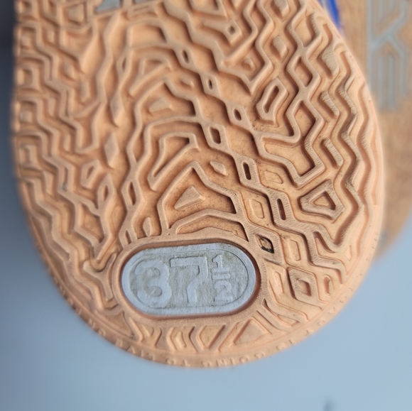 Nike Kyrie 7 Hyper Royal Unisex Sneaker - Picture 7 of 7